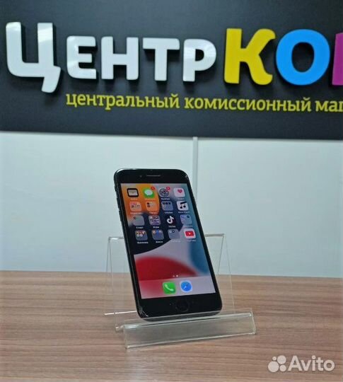 Смартфон Apple iPhone 7 3/32Gb Черный