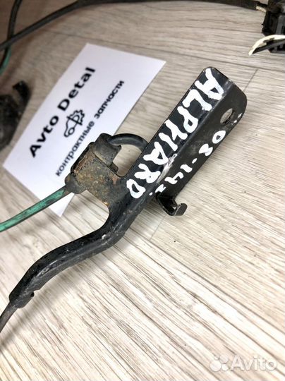 Toyota Alphard датчик abs передний правый