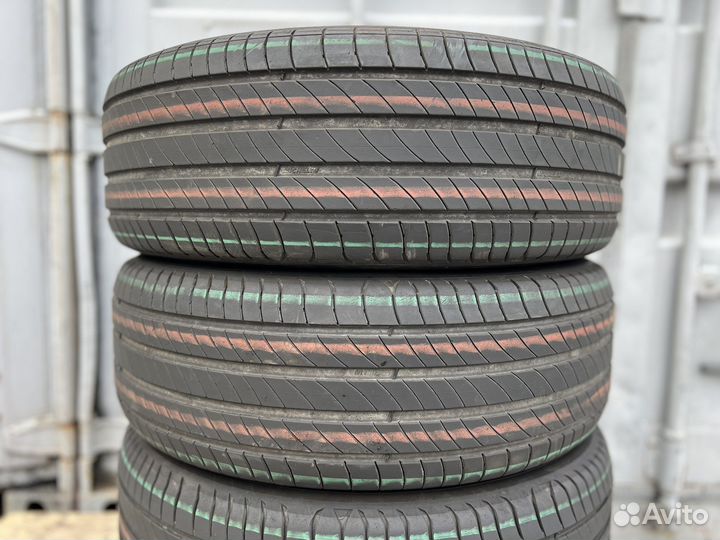 Michelin Primacy 4 215/55 R17