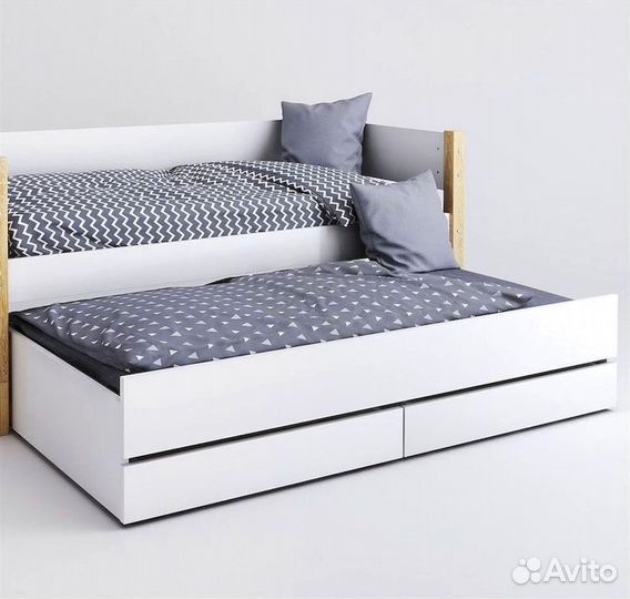 Детская кровать из массива