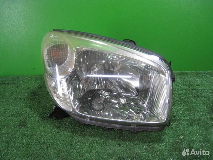 Фара правая Toyota RAV4 A2 2005