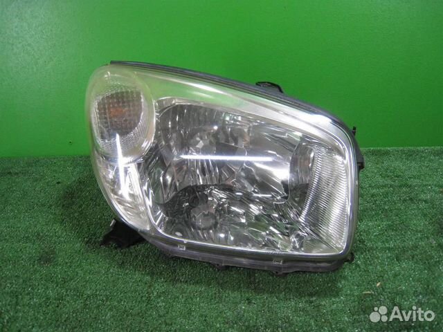 Фара правая Toyota RAV4 A2 2005