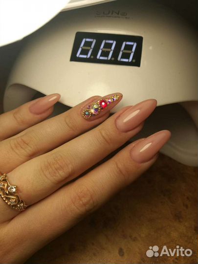 Мастер маникюра