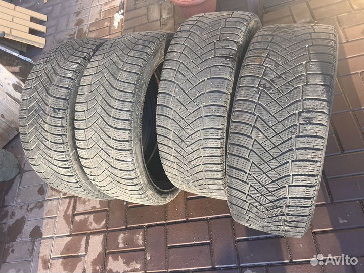 Pirelli Ice Zero 225/45 R19 96H