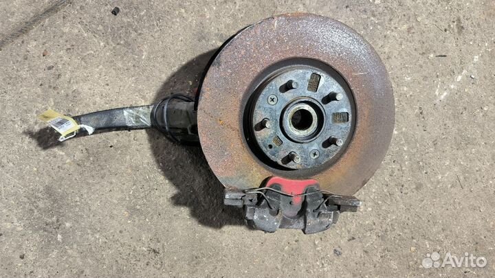 Ступица Mazda Atenza sedan GG3P (Переднее Левое)