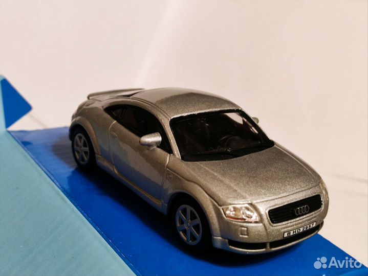 Модель 1:43 Audi TT Cararama