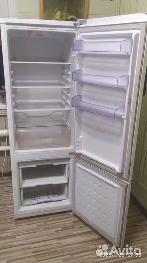 Холодильник веко