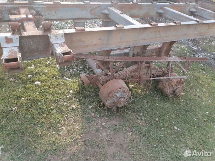 На тракторный прицеп