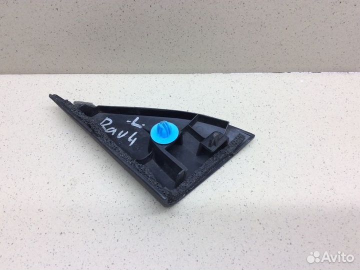 Крышка зеркала внутренняя правая Toyota Rav 4 A30