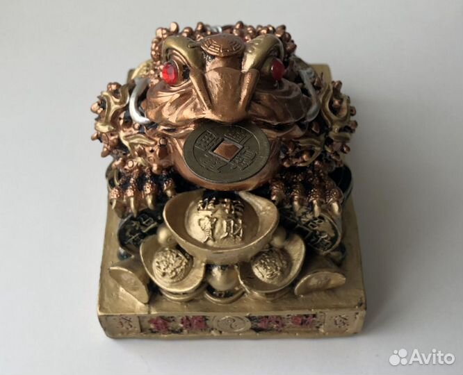 Символы- статуэтки фен шуй - жаба, Хотей, пирамида