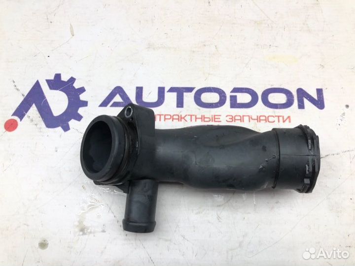 Патрубок системы охлаждения Mercedes C-Class W204