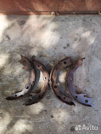 Колодки, Трос ручника на Nissan Qashqai J10