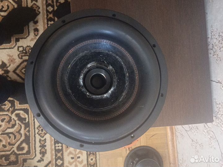 Сабвуфер 12
