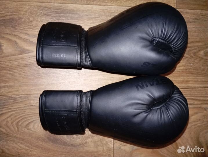Боксерские перчатки