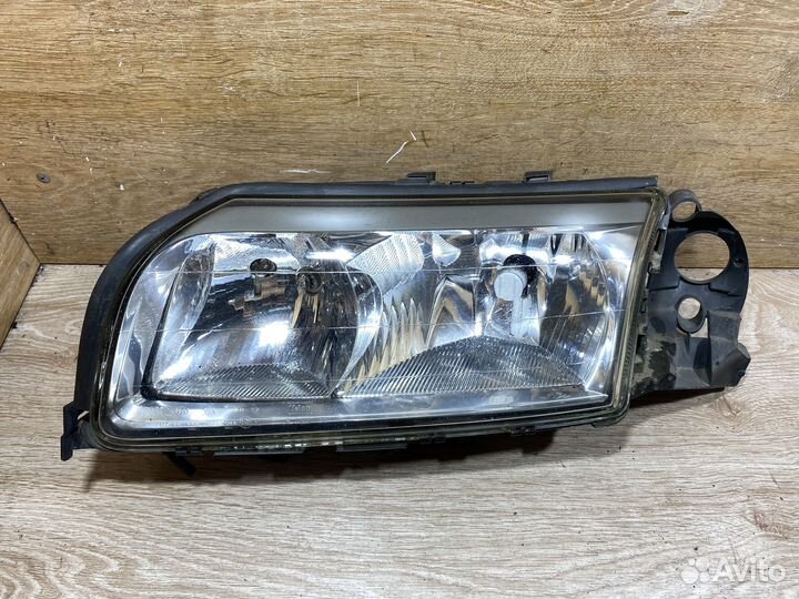 Фара передняя левая Volvo S80 1 142510