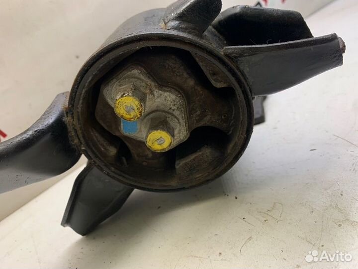 Подушка двигателя левая Hyundai Solaris седан 1.4