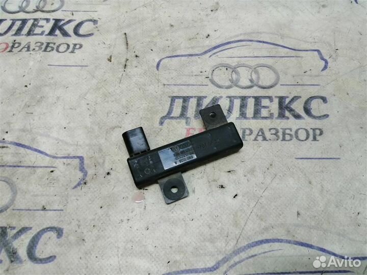 Антенна VW Touareg 2002-2010