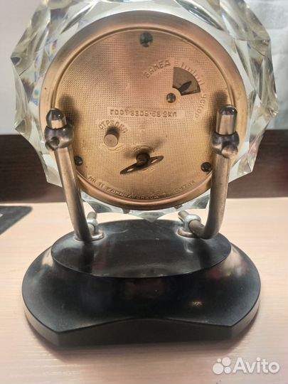 Часы настольные Маяк в хрустальном корпусе