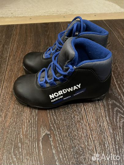 Лыжные ботинки детские 33 размер