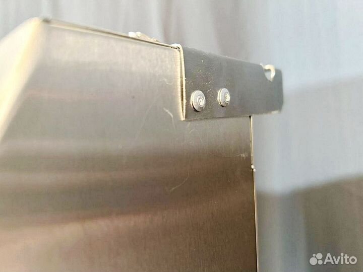 Зонт вытяжной пристенный