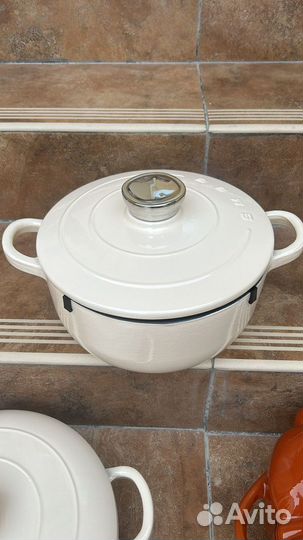 Кастрюля чугунная smeg