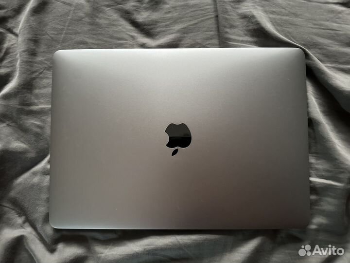 Macbook Pro 13, 2017, 256gb, 8gb, touch bar