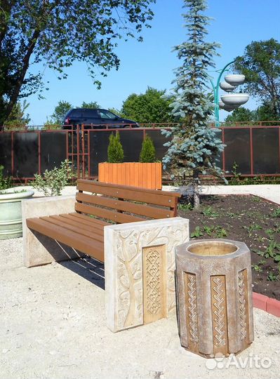 Скамейка садовая со спинкой и орнаментом