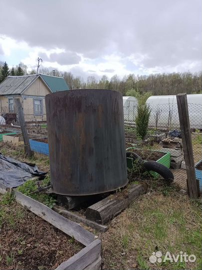 Водяная бочка металлическая