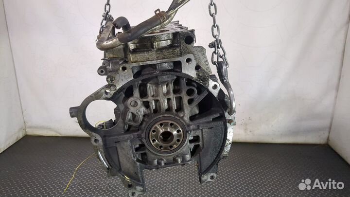 Блок цилиндров Toyota Avensis 1, 2001