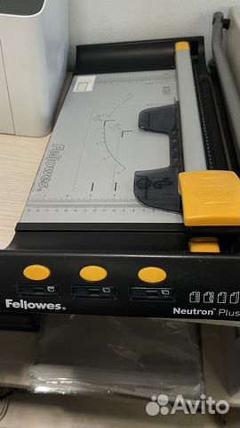 Резак fellowes роликовый для бумаги а4