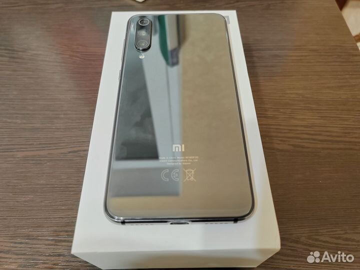 Xiaomi Mi 9 SE, 6/128 ГБ