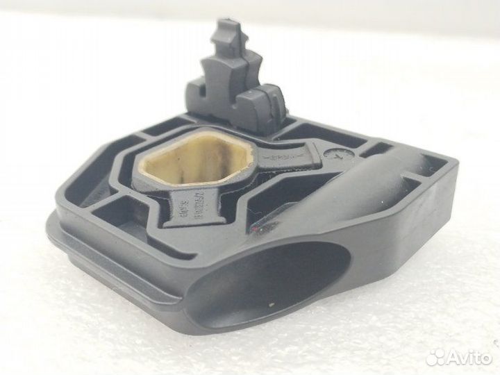 Кронштейн радиатора передний правый Bmw 3-Series