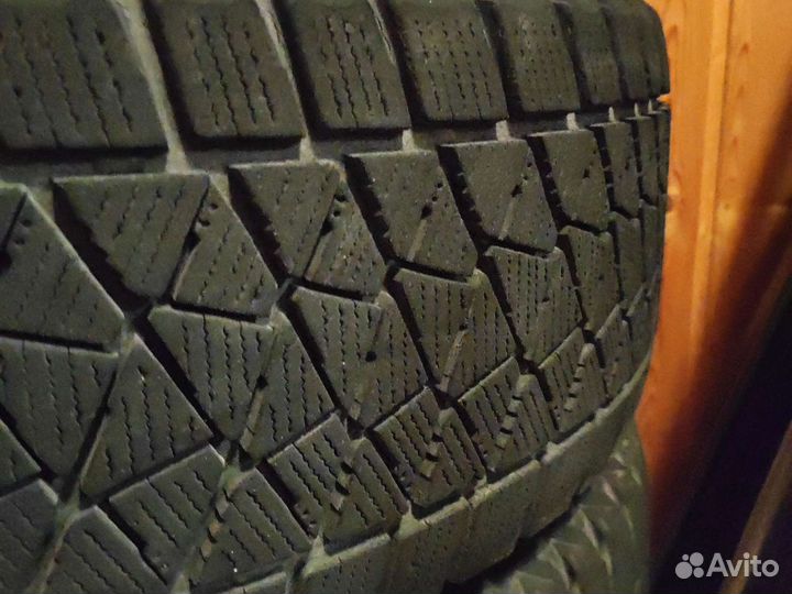 Bridgestone Blizzak DM-V2 225/55 R18 98