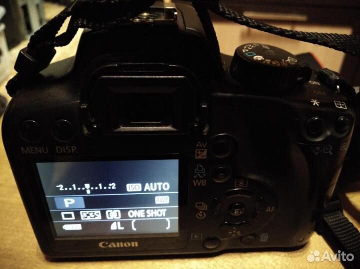 Canon EOS 1000D kit (EF-S 18-55mm)