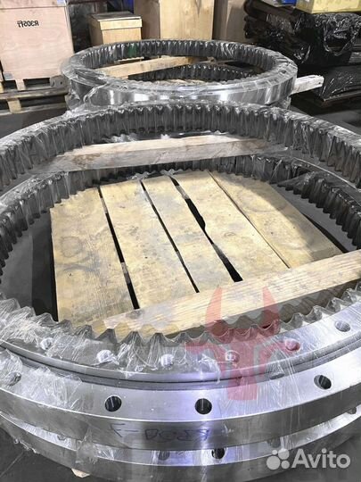 Поворотный круг Hyundai R290LC-7A 81N8-00023BG