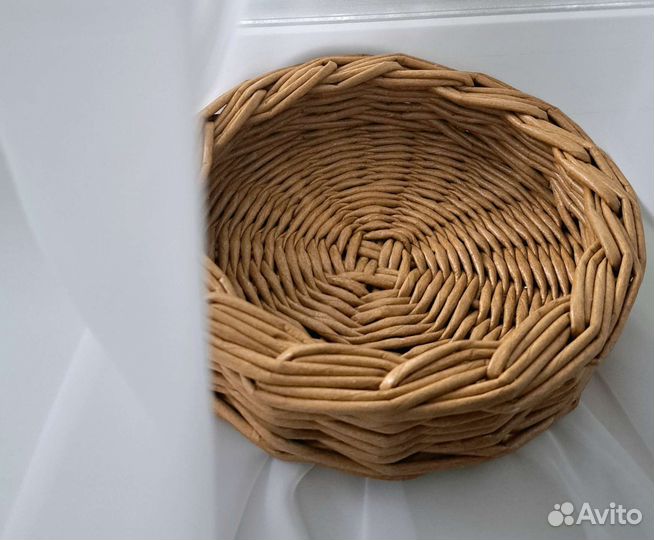 Сухарница плетёная из бумажной