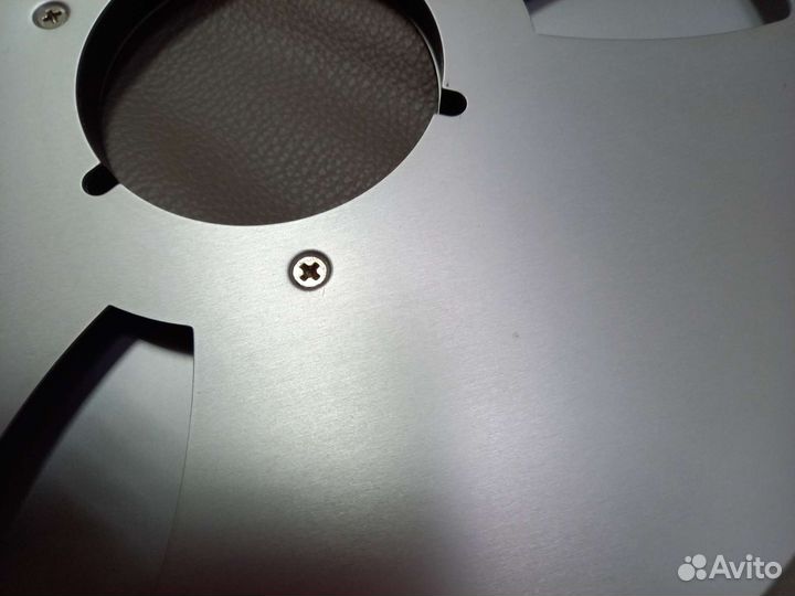 Винты для магнитофонных катушек