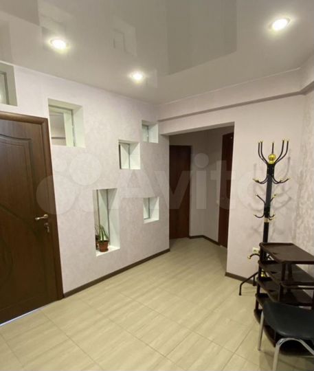 2-к. квартира, 70 м², 5/5 эт.