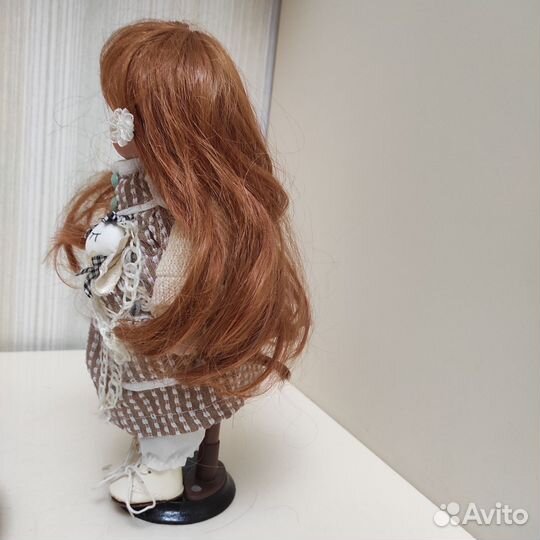 Кукла фарфоровая коллекционная