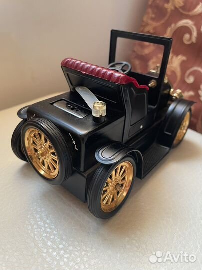 Винтажная зажигалка и держатель для сигарет 1917