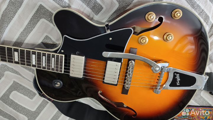 Электрогитара полуакустика Cort Yorktown-BV