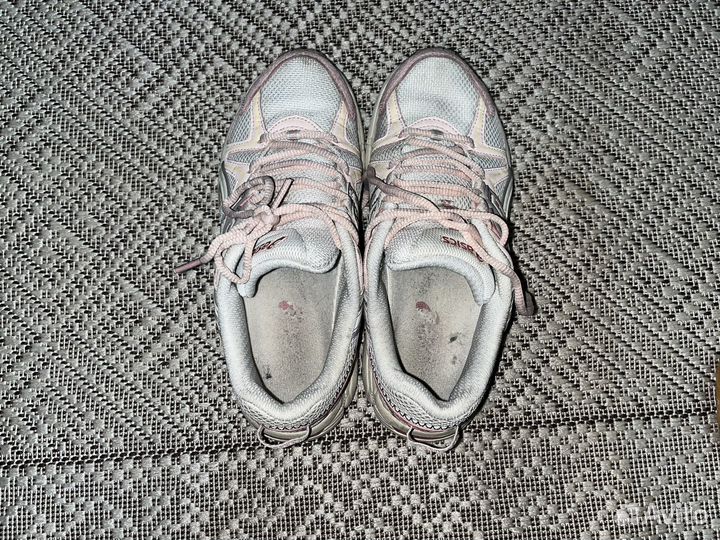 Кроссовки asics розовые