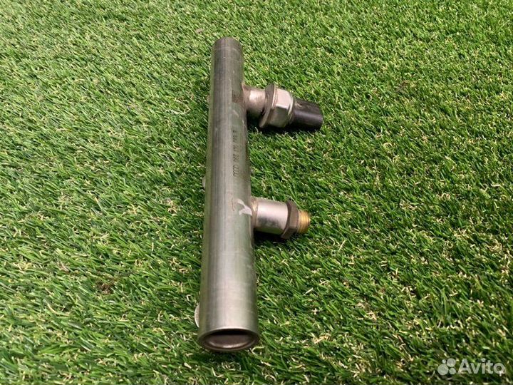 Топливная рейка левая Audi A5 8T 3.2 CAL 2007