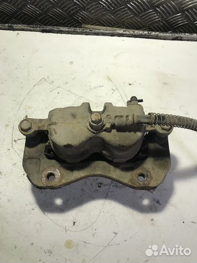 Суппорт передний правый Ssang Yong Rexton 1