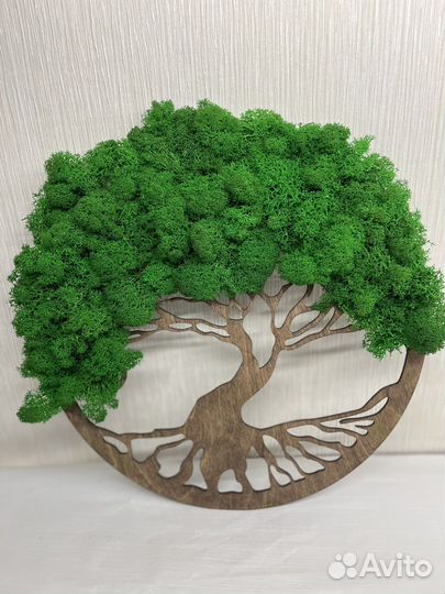 Резное панно из дерева