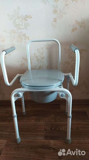 Кресло инвалидное с санитарным оснащением