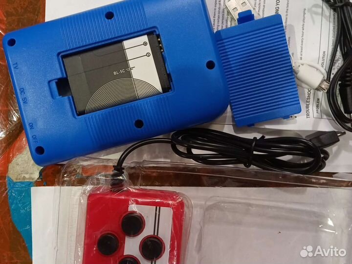 Карманная игровая приставка