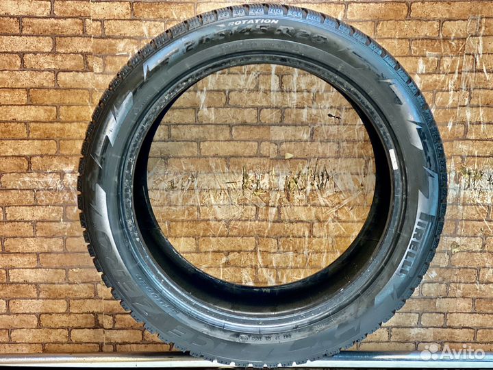 Pirelli Winter Ice Zero 265/45 R20