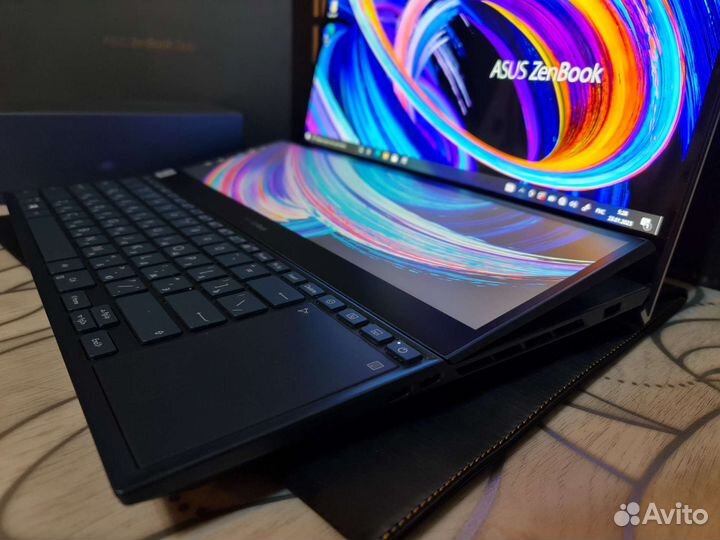 Ноутбук Asus ZenBook Pro ux582lr-H2012T