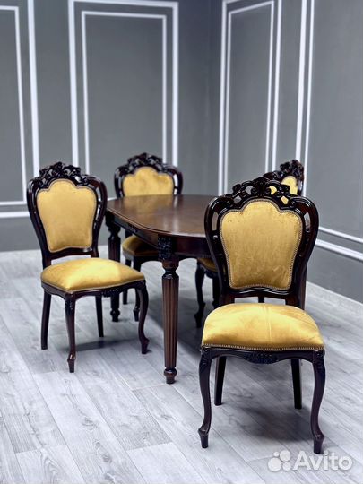 Стол и стулья для кухни. В наличии